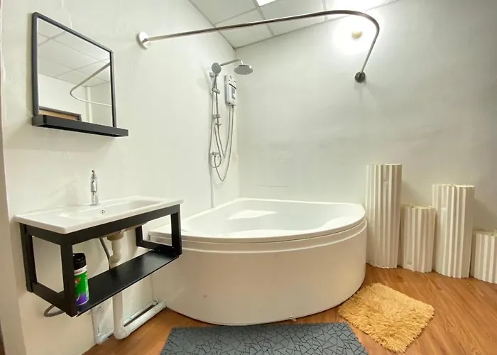 Apartamento Cheap House 7min Next To Bts Kasetsart , 5 Bedroom