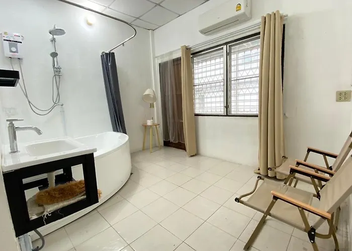 Cheap House 7min Next To Bts Kasetsart , 5 Bedroom Apartamento *